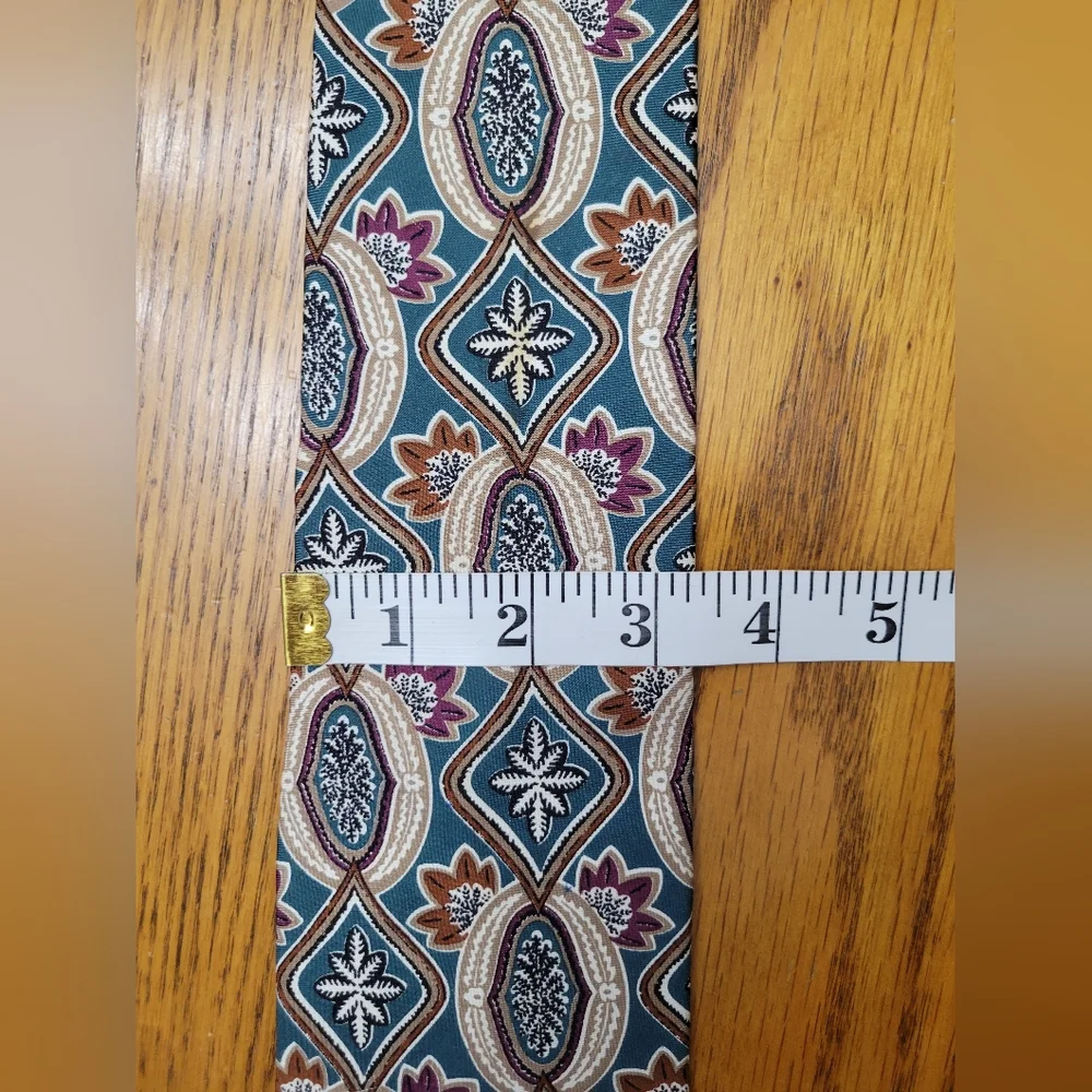 Christian Dior CD1 100% Silk Tie Designer Burgundy Green Pattern Luxury Necktie